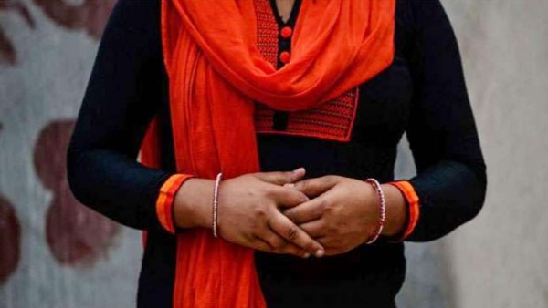 देवर के साथ मायके से वापस लौट रही थी महिला