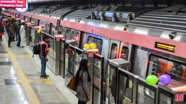 दिवाली की रात 10 बजे मिलेगी आखिरी मेट्रो दिवाली की रात 10 बजे मिलेगी आखिरी मेट्रो