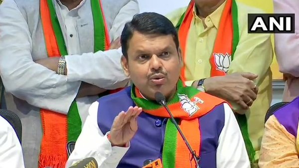 बीजेपी के पास 105 विधायक