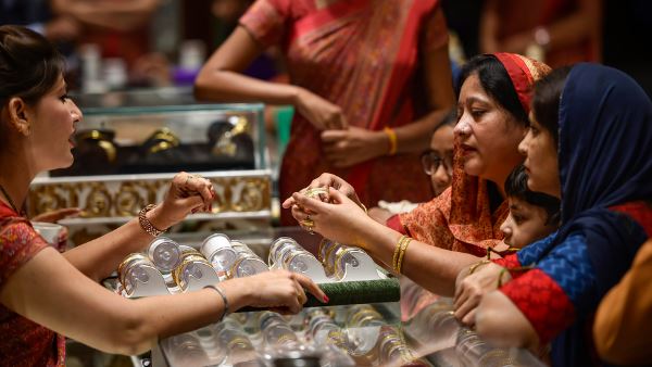 सोने-चांदी की बिक्री में 40 फीसदी की गिरावट