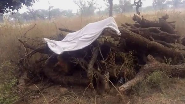 अंतिम संस्कार करने की तैयारी में थे