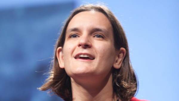 स्वीडन से आए फोन को डुफ्लो ने उठाया था