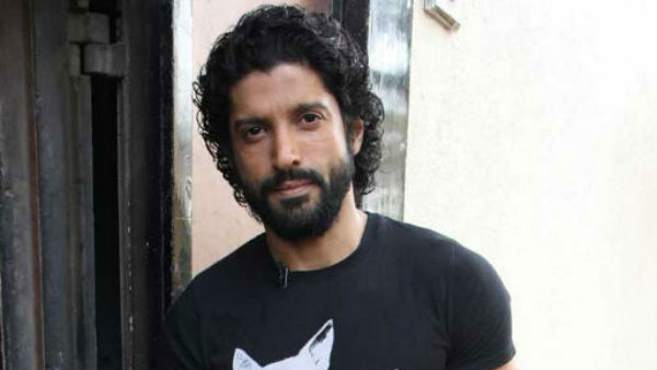 फरहान ने गलतबयानी करते हुए ट्वीट किया फरहान ने गलतबयानी करते हुए ट्वीट किया