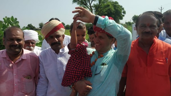 Barmer Gandhi sankalp Yatra welcome with Marwadi dance by womens