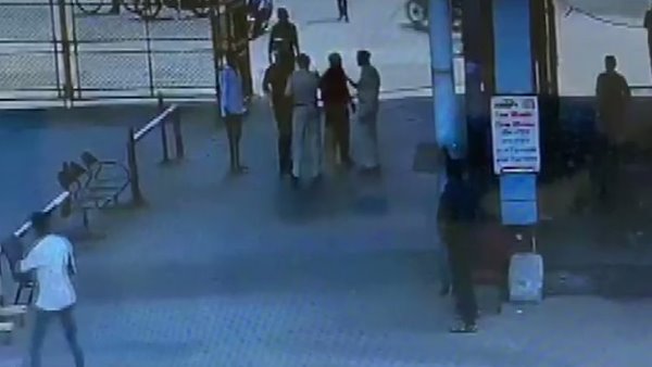 आराम से हुए फरार आराम से हुए फरार