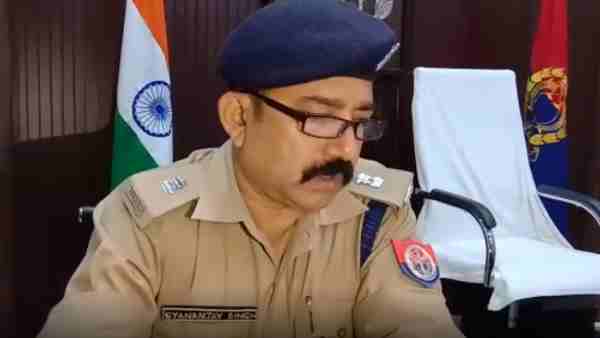 एक बार पकड़ी गई रंगे हाथ एक बार पकड़ी गई रंगे हाथ