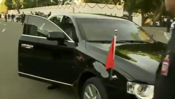 आठ सेकेंड में 100 किलोमीटर आठ सेकेंड में 100 किलोमीटर