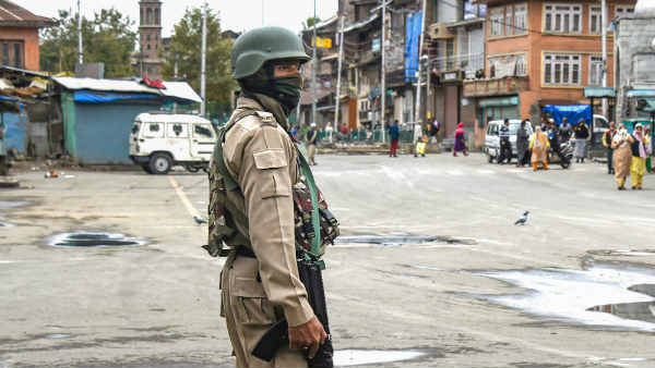 एक ही कमरे में रहते थे 8 मजदूर एक ही कमरे में रहते थे 8 मजदूर