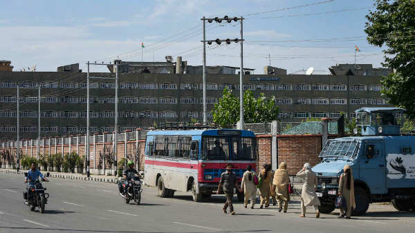 अफसरों-कर्मचारियों का क्या होगा?