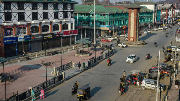 पूर्व मुख्यमंत्रियों से छिनेगा सरकारी बंगला