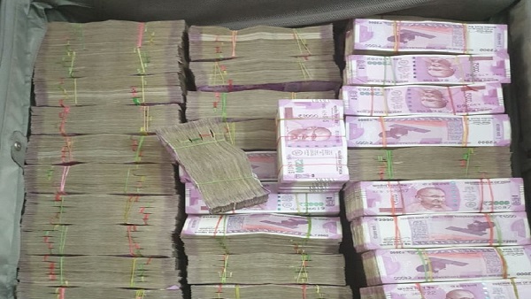 खुद को बताया भगवान विष्णु का 10वां अवतार खुद को बताया भगवान विष्णु का 10वां अवतार