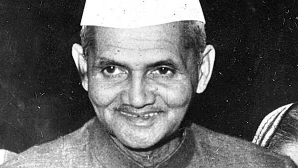 शास्त्री ने कहा, 'जय जवान जय किसान' शास्त्री ने कहा, 'जय जवान जय किसान'