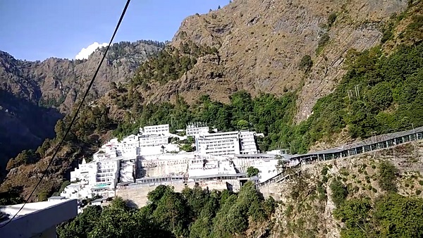 माता वैष्णो देवी का दरबार बना और भव्य