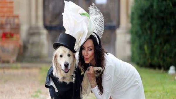 मॉडल ने कुत्ते से रचाई थी शादी