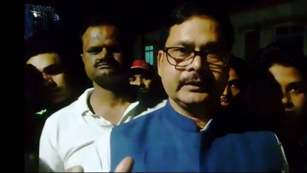 पहली बार पुत्र से गिफ्ट में मिली नाव से नौकाविहार किया