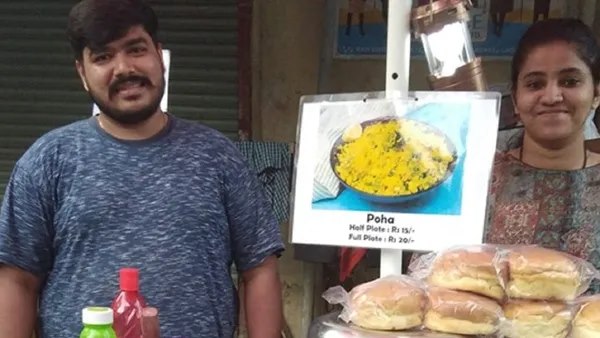 दुकानदार एक गुजराती परिवार है
