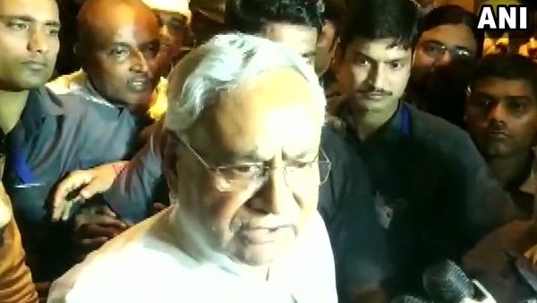bihar CM Nitish kumar Fumes at question of floods, said What happened in America? bihar CM Nitish kumar Fumes at question of floods, said What happened in America?