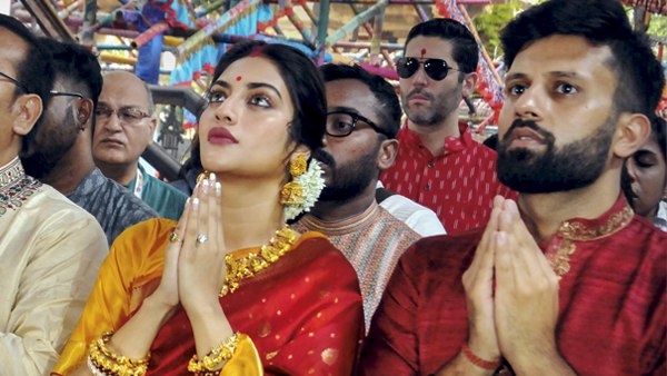 'नुसरत इस्‍लाम नहीं मानती तो अपना नाम बदल लें'