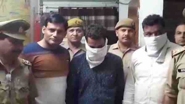 Ghaziabad police arrested two smugglers
