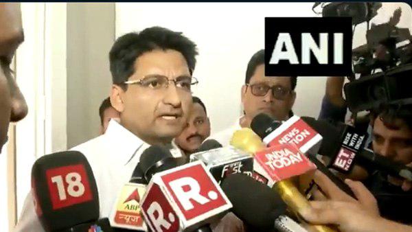 VIDEO: बीजेपी निर्दलीय उम्मीदवारों पर दबाव डाल रही है- डीएस हुड्डा VIDEO: बीजेपी निर्दलीय उम्मीदवारों पर दबाव डाल रही है- डीएस हुड्डा