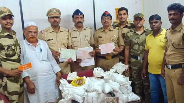 दस लाख का हिसाब किताब मिला