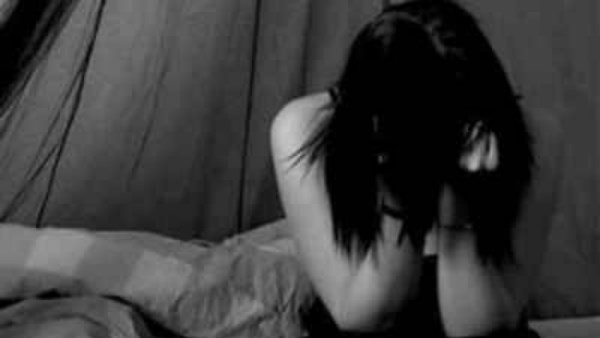 छात्राओं को देह व्यापार के लिए बनाते थे दबाव