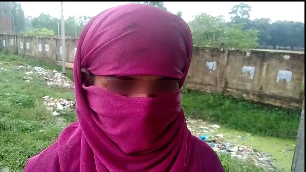 पहले भी बनाया था इसी युवती को निशाना