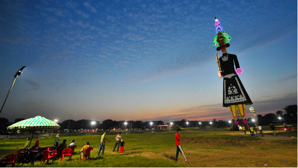 क्यों करते हैं रावण की पूजा?