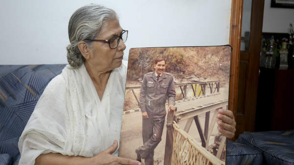 स्क्वाड्रन लीडर रवि खन्ना का नाम वॉर मेमोरियल पर स्क्वाड्रन लीडर रवि खन्ना का नाम वॉर मेमोरियल पर