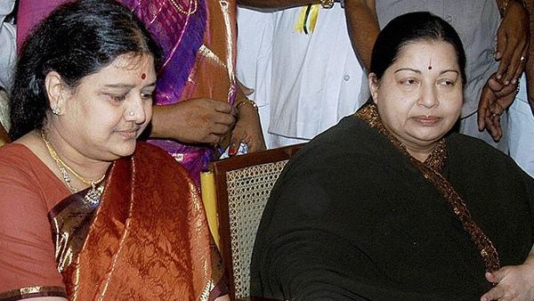 शशिकला के बगल वाला बैरक