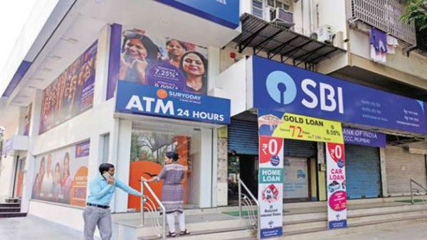  SBI खाताधारकों को लगेगा झटका