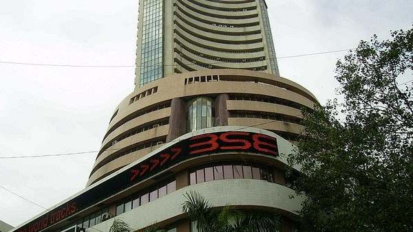 डाउ जोंस में भारी गिरावट, बाकी देशों का भी यही हाल