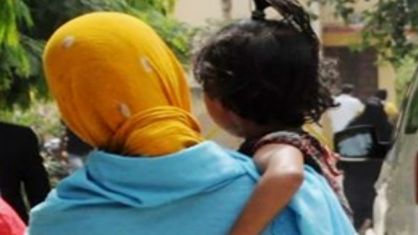 मां ने दी बेटी के अपहरण की रिपोर्ट मां ने दी बेटी के अपहरण की रिपोर्ट