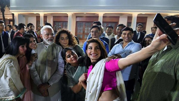 एक्ट्रेस ने पीएम के साथ जमकर खींची फोटो