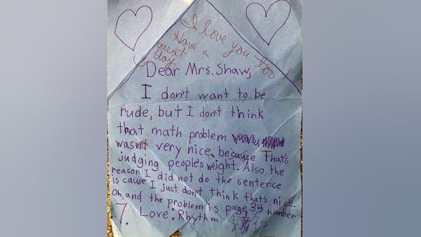 छात्रा ने घेरा बनाकर क्या लिखा