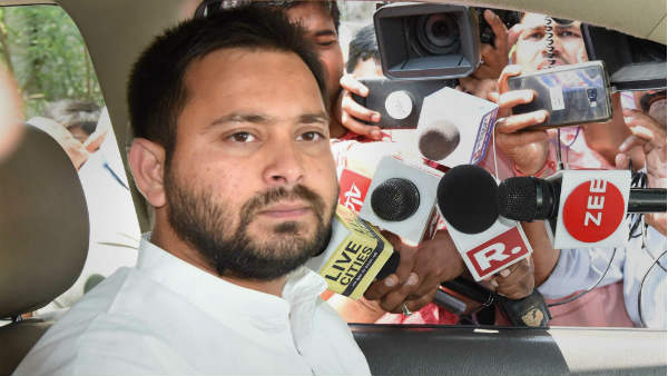 नीतीश को बताया 'गिरगिट जैसा' चरित्र