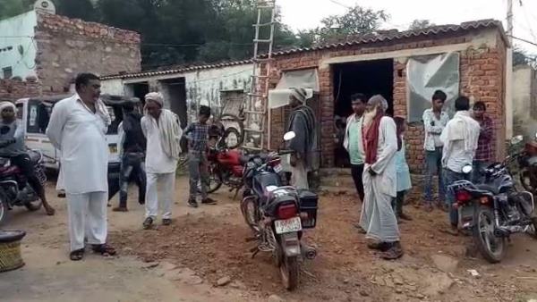 जाहिद से शाम चार बजे अंतिम बार बात हुई जाहिद से शाम चार बजे अंतिम बार बात हुई