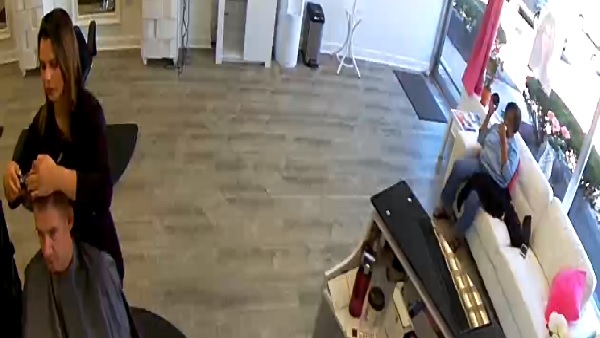 सीसीटीवी में रिकॉर्ड हुई घटना