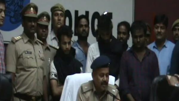 prayagraj swat team and police caught theft gang prayagraj swat team and police caught theft gang