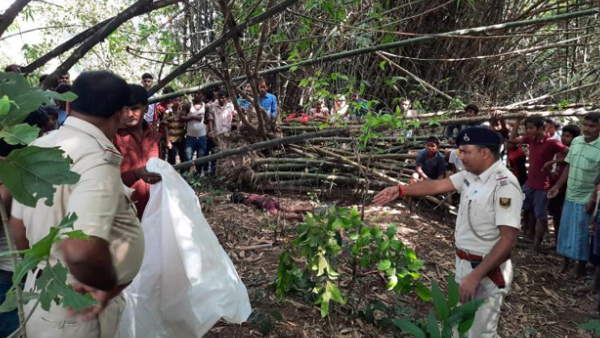 घर के सामने ही कुछ दूरी पर मिली लाश