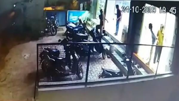 युवक ने किया सरेंडर