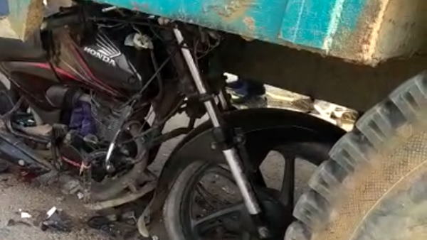 mathura road accident father and two son died mathura road accident father and two son died