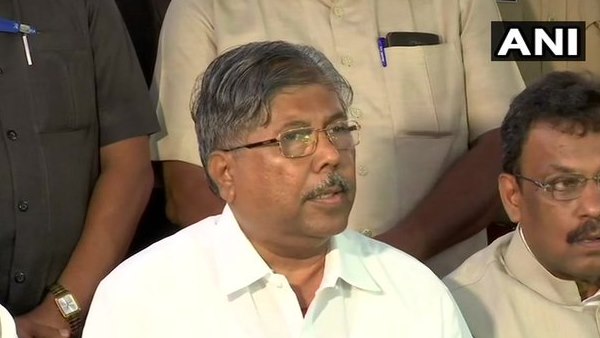 शिवसेना के अरविंद सावंत का इस्तीफा