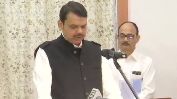  महाराष्ट्र की सियासत में नाटकीय घटनाक्रम