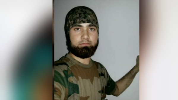 army did enecounter of two hizbul terrorist in pulwama jammu kashmir