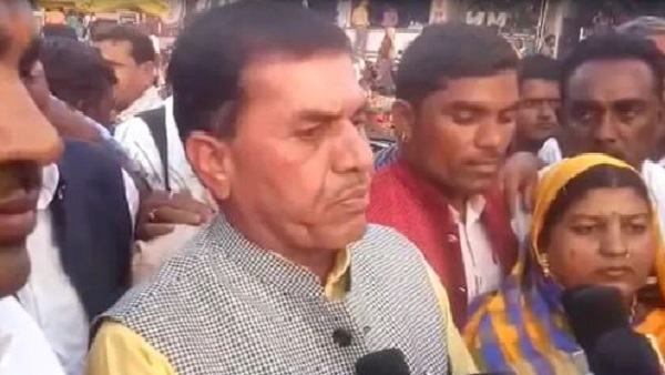 'अगर प्रज्ञा सिंह ठाकुर यहां आईं तो जिंदा जला देंगे' 'अगर प्रज्ञा सिंह ठाकुर यहां आईं तो जिंदा जला देंगे'