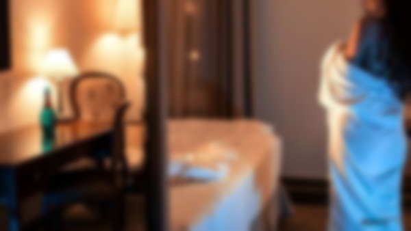 अश्लील अवस्था में पुलिस ने पकड़ा अश्लील अवस्था में पुलिस ने पकड़ा