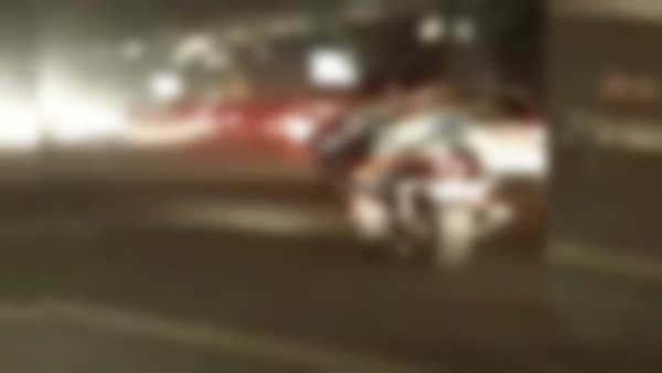 अचानक से आ गए नकाबपोश बदमाश