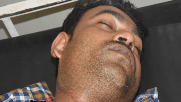 पत्नी और चार बेटियों के साथ रहता था