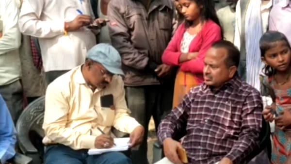 प्रभारी प्रधानाध्यापक व सहायक अध्यापक निलंबित